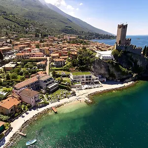 Castello Front İtalya